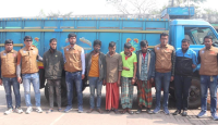নওগাঁয় ধান বোঝাই ট্রাক ডাকাতির ঘটনায় ডাক...